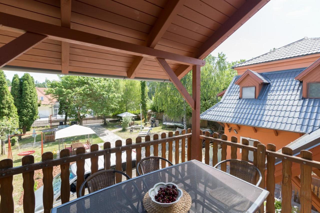 Holiday House Siofok Ngoại thất bức ảnh